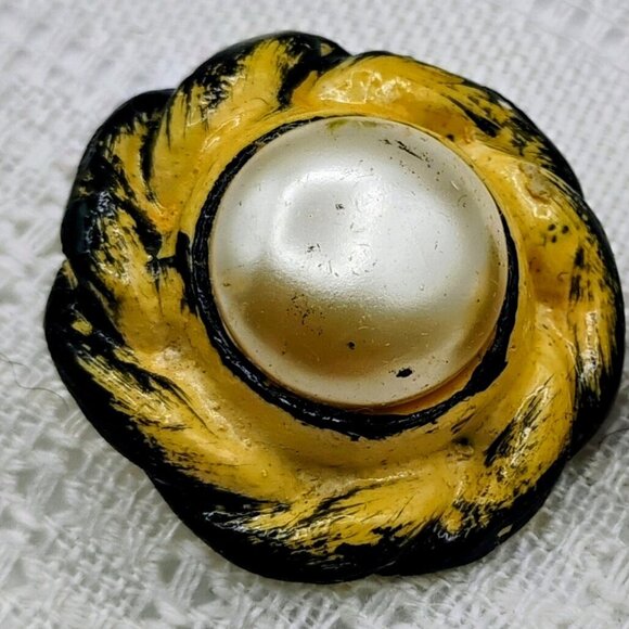 Antique flank buttons almost 1 inch, ceramic? Handpainted - Picture 3 of 6